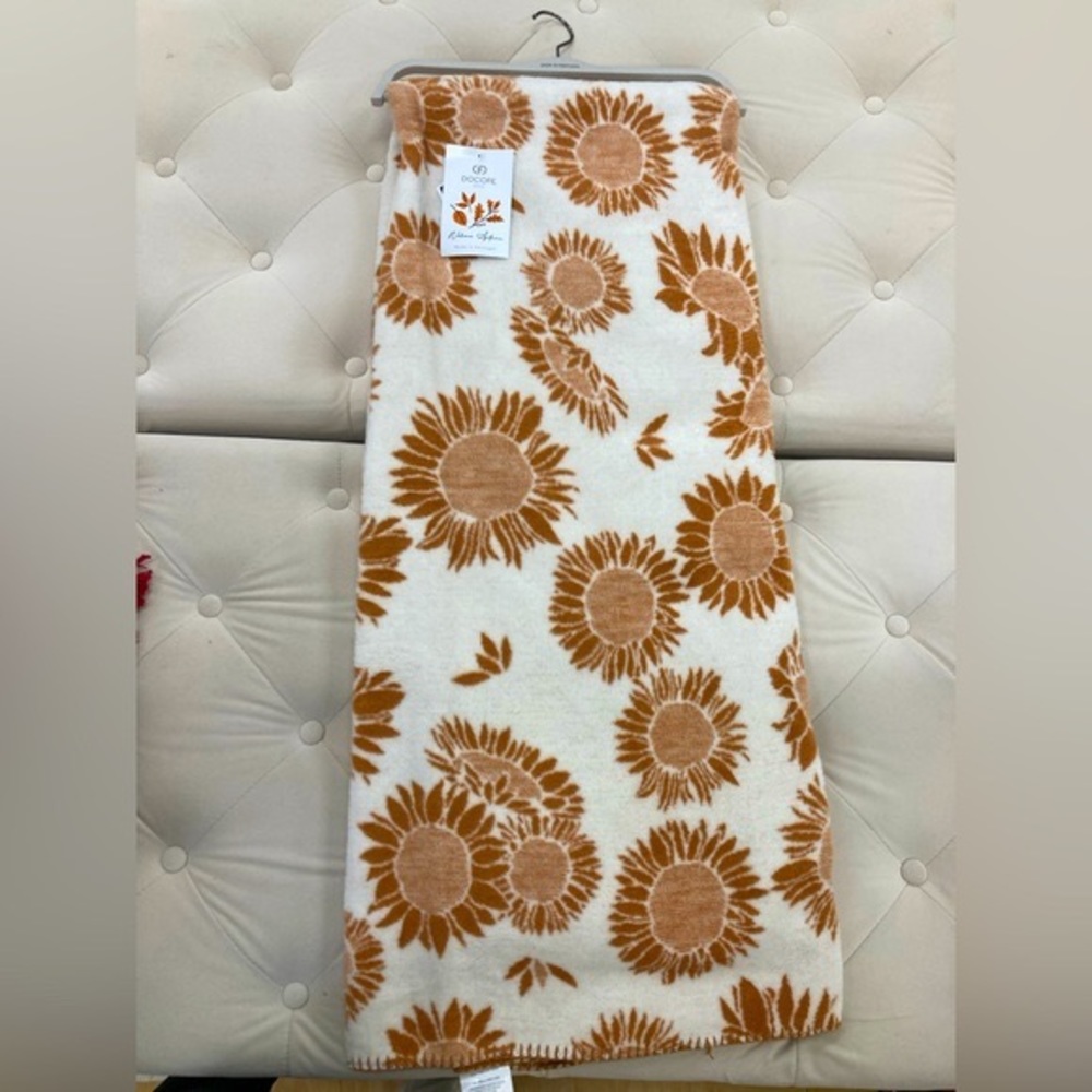 Sunflower Cotton/Acrylic Autumn Throw